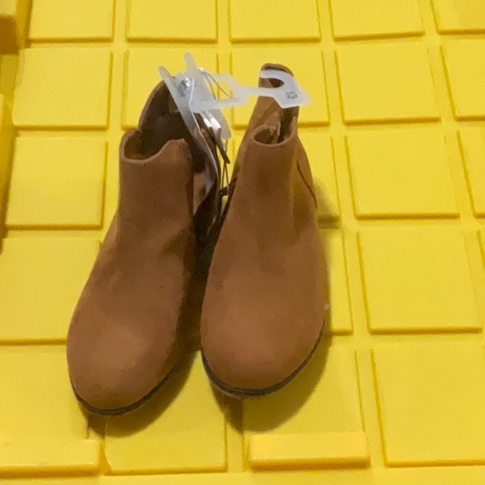 Brand new cognac, half zip dress shoe